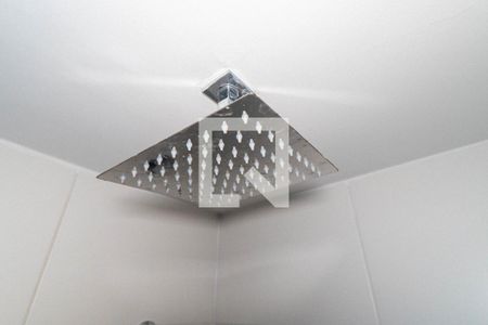 Banheiro de kitnet/studio para alugar com 1 quarto, 27m² em Vila Guarani (z Sul), São Paulo