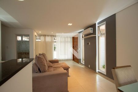 Sala de casa de condomínio para alugar com 3 quartos, 130m² em Jardim Pagliato, Sorocaba