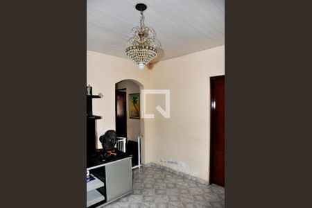 Detalhe - Sala de casa para alugar com 3 quartos, 400m² em Jardim Monjolo, São Paulo