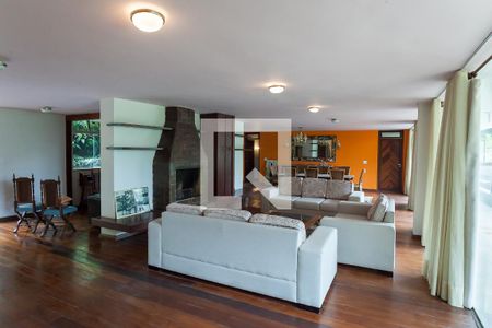 sala de casa de condomínio à venda com 7 quartos, 970m² em Ville de Montagne, Nova Lima