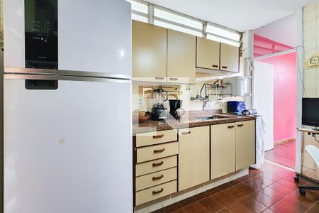 Cozinha de casa de condomínio à venda com 3 quartos, 189m² em Humaitá, Rio de Janeiro