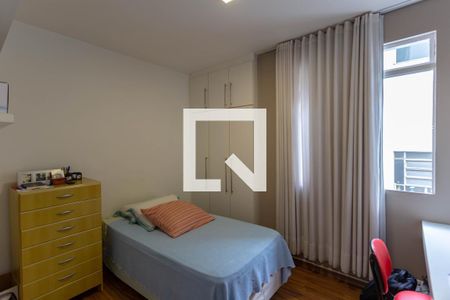 Quarto de apartamento para alugar com 2 quartos, 66m² em Sagrada Família, Belo Horizonte