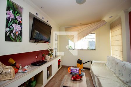 Sala de casa à venda com 4 quartos, 138m² em Alvorada, Contagem