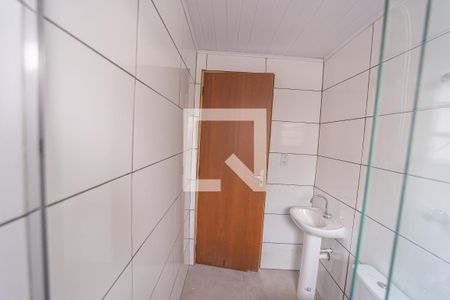 Banheiro de casa para alugar com 3 quartos, 80m² em Vila Araguaia, São Paulo