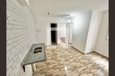 Sala/Cozinha de apartamento para alugar com 2 quartos, 37m² em Vila Hebe, São Paulo