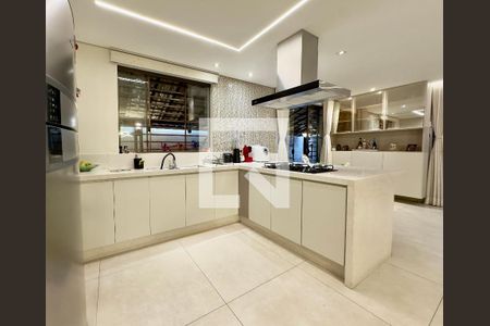 Casa à venda com 4 quartos, 490m² em Nova Cachoeirinha, Belo Horizonte