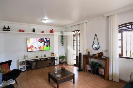 Sala de casa à venda com 4 quartos, 485m² em Fernão Dias, Belo Horizonte