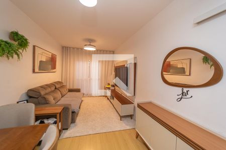 Sala de casa de condomínio à venda com 3 quartos, 100m² em Vila Pierina, São Paulo