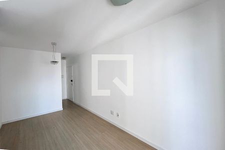 Sala de apartamento para alugar com 2 quartos, 52m² em Vila Liviero, São Paulo