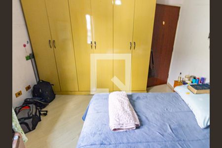 Suíte de casa à venda com 3 quartos, 136m² em Parque Sevilha, São Paulo