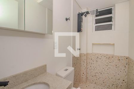 Banheiro de apartamento para alugar com 1 quarto, 44m² em Floresta, Porto Alegre