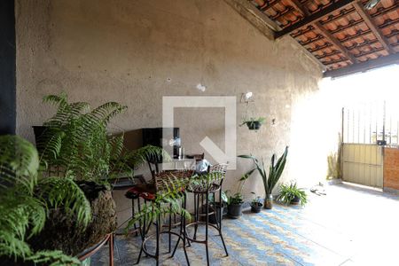 Entrada de casa para alugar com 3 quartos, 99m² em Conjunto Habitacional Bras Cubas, Mogi das Cruzes