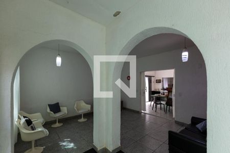 Sala de TV de casa à venda com 4 quartos, 220m² em Vila do Ouro, Nova Lima