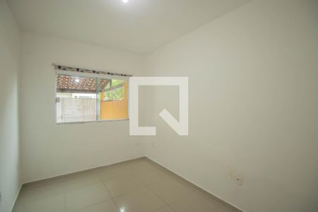 Quarto 1 de casa de condomínio para alugar com 3 quartos, 200m² em Galo Branco, São Gonçalo