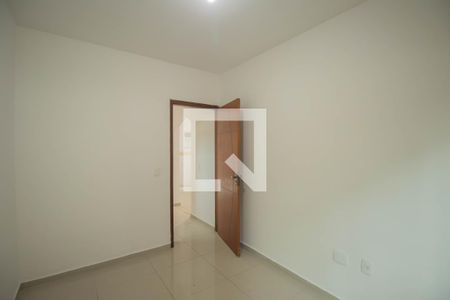 Quarto 1 de casa de condomínio para alugar com 3 quartos, 200m² em Galo Branco, São Gonçalo
