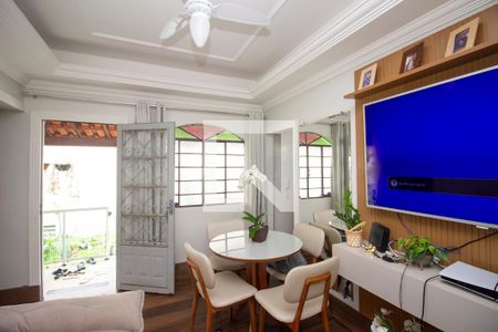 Sala de casa à venda com 2 quartos, 360m² em Fonte Grande, Contagem