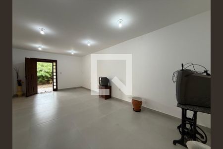 Casa para alugar com 4 quartos, 250m² em Alípio de Melo, Belo Horizonte