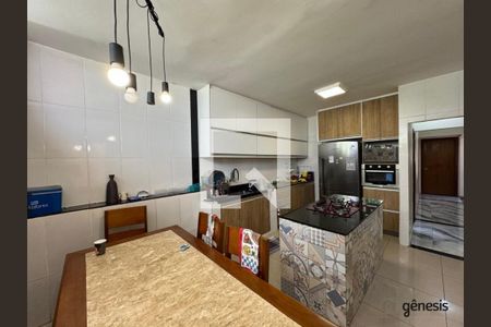 Casa à venda com 4 quartos, 301m² em Salgado Filho, Belo Horizonte