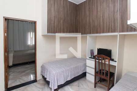 Quarto 2 de casa para alugar com 2 quartos, 100m² em Vila Gustavo, São Paulo