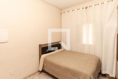 Quarto 1 de casa para alugar com 2 quartos, 100m² em Vila Gustavo, São Paulo