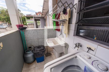 Área de Serviço de casa para alugar com 4 quartos, 170m² em Vila Araguaia, São Paulo