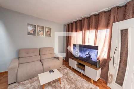 Sala de casa para alugar com 4 quartos, 170m² em Vila Araguaia, São Paulo