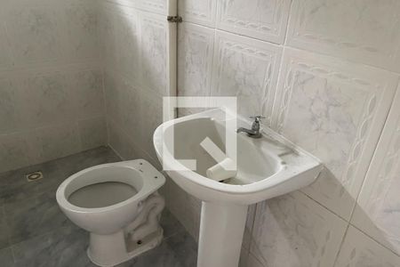 Banheiro de apartamento para alugar com 1 quarto, 40m² em Parque Lafaiete, Duque de Caxias