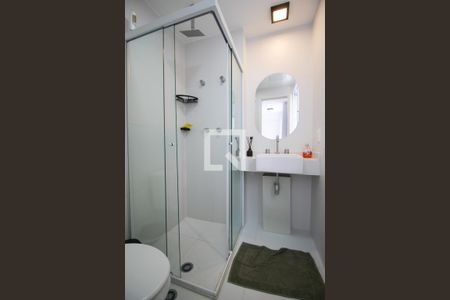 Banheiro de casa de condomínio à venda com 1 quarto, 35m² em Moema, São Paulo