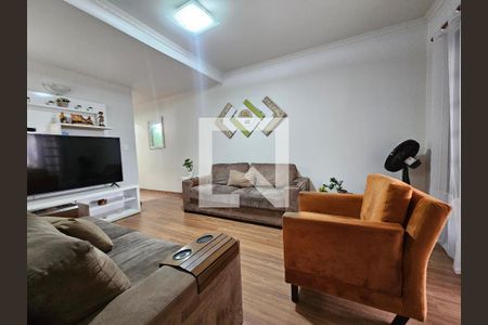 Sala de casa à venda com 3 quartos, 176m² em Vila Elvira, São Paulo