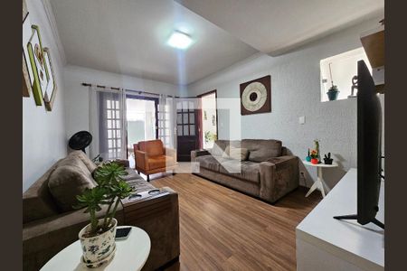 Sala de casa à venda com 3 quartos, 176m² em Vila Elvira, São Paulo