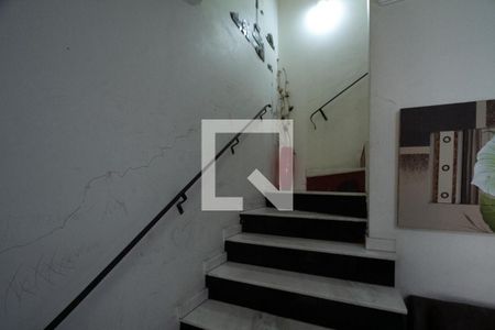 Escada de casa para alugar com 3 quartos, 205m² em Vila Vivaldi, São Bernardo do Campo