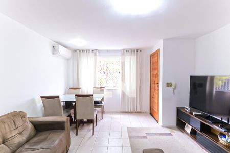 Sala de casa à venda com 2 quartos, 79m² em Cavalcanti, Rio de Janeiro