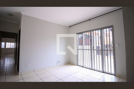 Casa para alugar com 3 quartos, 100m² em Vila Ester, São Paulo