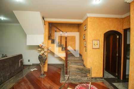 Escada de casa à venda com 4 quartos, 220m² em Parque Industriario, Santo André