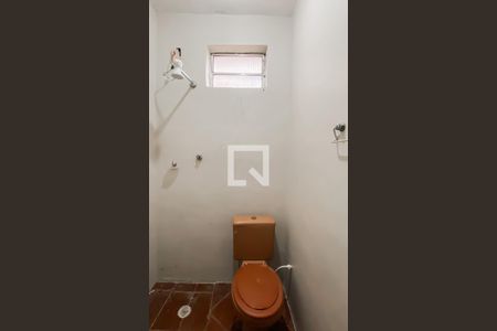 Banheiro de casa para alugar com 1 quarto, 25m² em Vila Buenos Aires, São Paulo
