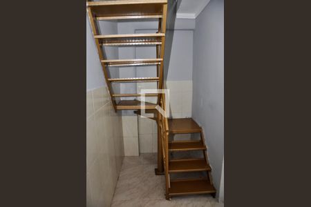 Corredor de casa para alugar com 2 quartos, 60m² em São Domingos, São Paulo