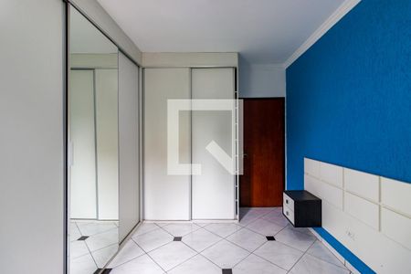 Casa para alugar com 3 quartos, 150m² em Jardim Cláudia, São Paulo