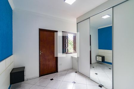Casa para alugar com 3 quartos, 150m² em Jardim Cláudia, São Paulo
