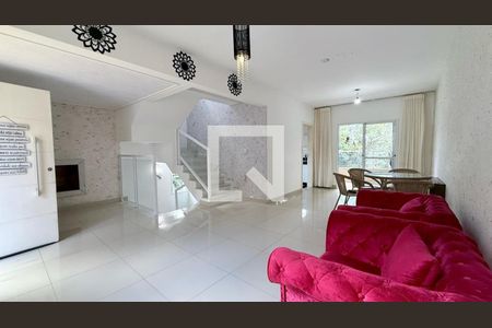 Sala de casa de condomínio para alugar com 3 quartos, 226m² em Vila Madeira, Nova Lima