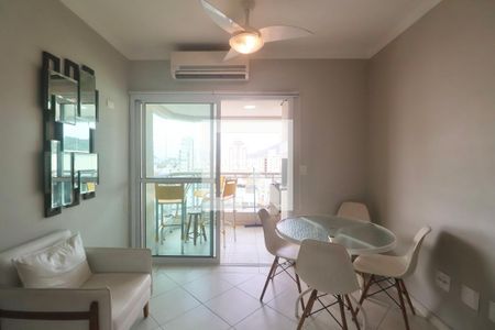 Sala de apartamento para alugar com 3 quartos, 103m² em Jardim Virginia, Guarujá