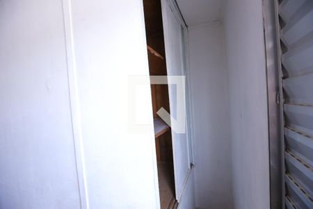 Quarto 2 - Armários de casa para alugar com 2 quartos, 70m² em Vila Arcadia, São Paulo