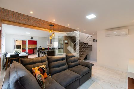 Sala de casa à venda com 3 quartos, 150m² em Vila Graciosa, São Paulo