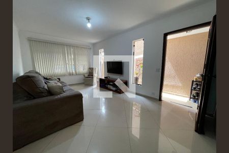 Sala de estar de casa à venda com 3 quartos, 141m² em Jardim Pinheiros, São Paulo