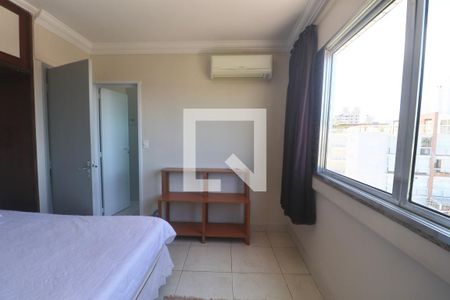 Suíte de apartamento para alugar com 3 quartos, 120m² em Jardim Las Palmas, Guarujá