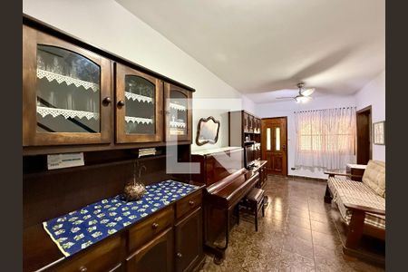 Sala de casa para alugar com 2 quartos, 180m² em Vila Ernesto, São Paulo