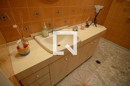 Lavabo de casa para alugar com 3 quartos, 412m² em Jardim da Gloria, São Paulo