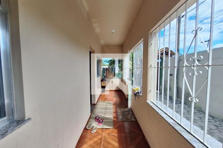 Varanda de casa para alugar com 3 quartos, 120m² em Parque Paulista, Duque de Caxias