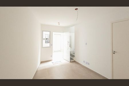 Sala de casa de condomínio para alugar com 2 quartos, 63m² em Jardim Mutinga, Osasco