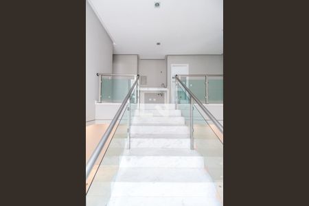 Escada de casa de condomínio à venda com 4 quartos, 471m² em Residencial 18 do Forte, Santana de Parnaíba