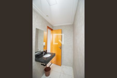Banheiro da Suíte de apartamento à venda com 2 quartos, 60m² em Alvorada, Contagem